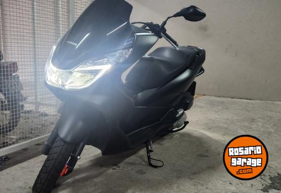 Motos - Honda PCX 150 2017 Nafta 17500Km - En Venta