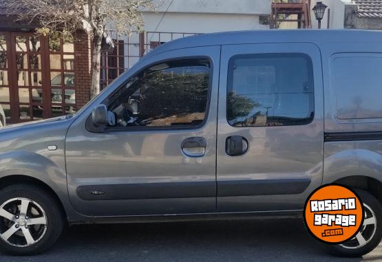 Utilitarios - Renault Kangoo 2015 GNC 387000Km - En Venta