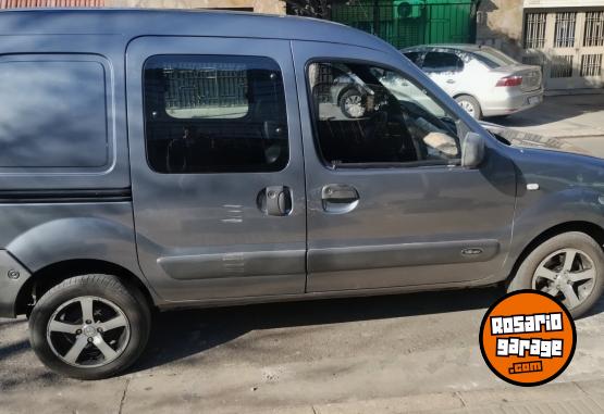 Utilitarios - Renault Kangoo 2015 GNC 387000Km - En Venta