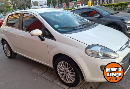 Autos - Fiat PUNTO ESSENNSE 1.6 2014 Nafta 140000Km - En Venta