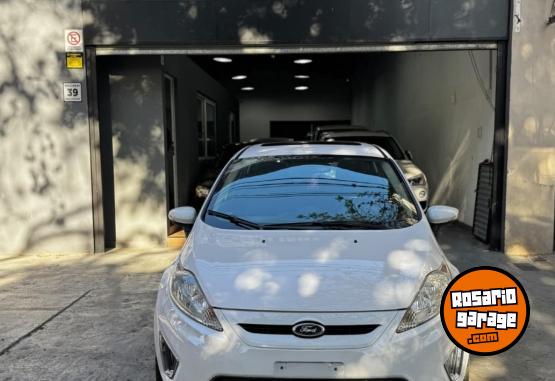 Autos - Ford Fiesta kinetic Titanium 2013 Nafta 114000Km - En Venta