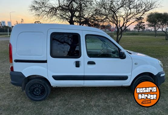 Utilitarios - Renault Kangoo 2010 Nafta 79000Km - En Venta