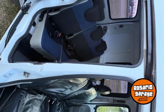 Utilitarios - Renault Kangoo 2010 Nafta 79000Km - En Venta
