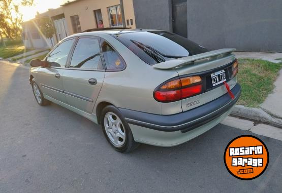 Autos - Renault Laguna 1998 Nafta 260000Km - En Venta