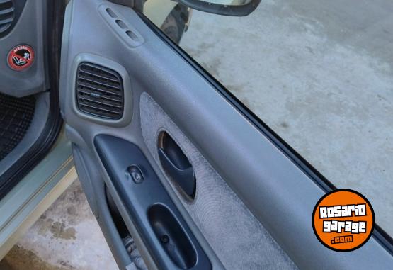 Autos - Renault Laguna 1998 Nafta 260000Km - En Venta