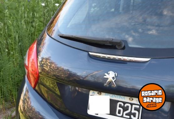 Autos - Peugeot 208 2015 Nafta 208000Km - En Venta