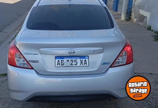 Autos - Nissan versa 2017 Nafta 190000Km - En Venta