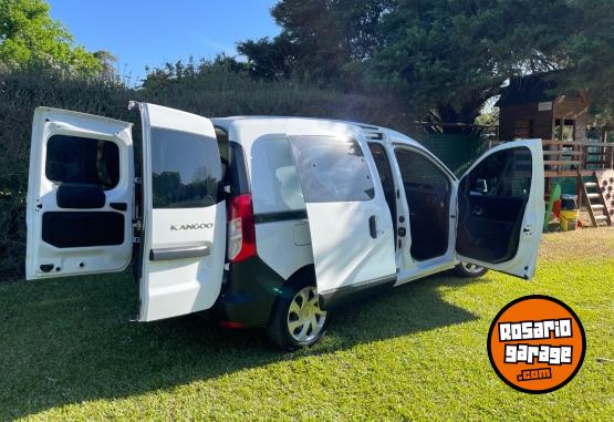 Utilitarios - Renault Kangoo 2 Express Emotion 2023 Nafta 40000Km - En Venta
