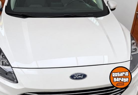 Camionetas - Ford KUGA HIBRIDA TITANIUM 4X4 2022 Electrico / Hibrido 67000Km - En Venta