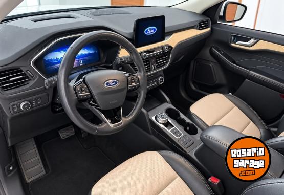 Camionetas - Ford KUGA HIBRIDA TITANIUM 4X4 2022 Electrico / Hibrido 67000Km - En Venta