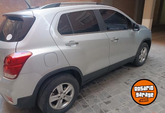 Autos - Chevrolet Tracker premier 2017 Nafta 123000Km - En Venta