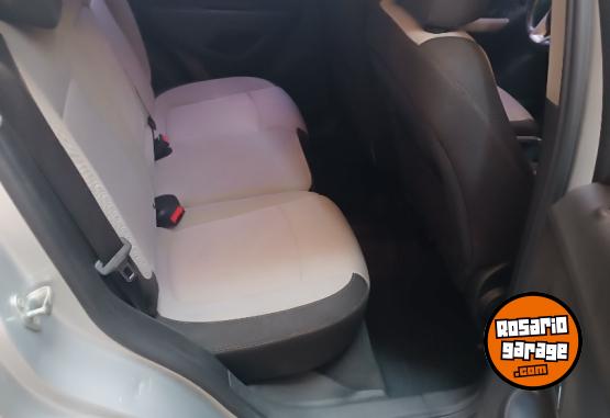 Autos - Chevrolet Tracker premier 2017 Nafta 123000Km - En Venta