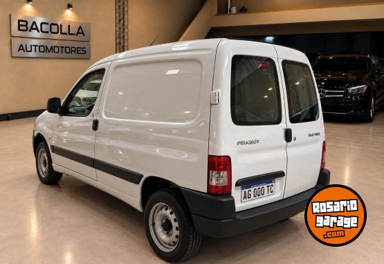 Utilitarios - Peugeot PARTNER HDI 2023 Diesel 21000Km - En Venta
