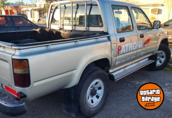 Camionetas - Toyota Hilux 4x2 2004 Diesel 305000Km - En Venta
