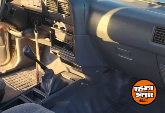 Camionetas - Toyota Hilux 4x2 2004 Diesel 305000Km - En Venta