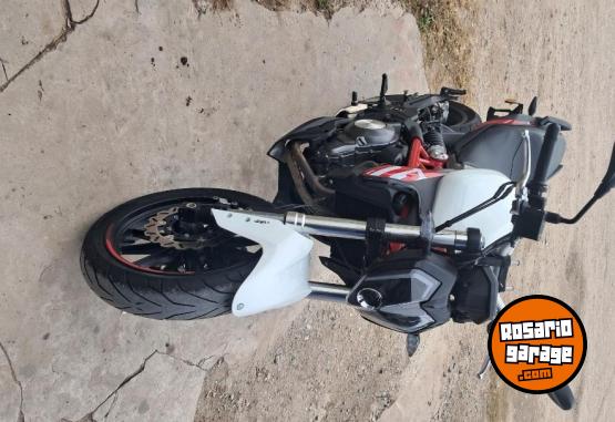 Motos - Benelli 302s 2024 Nafta 6000Km - En Venta