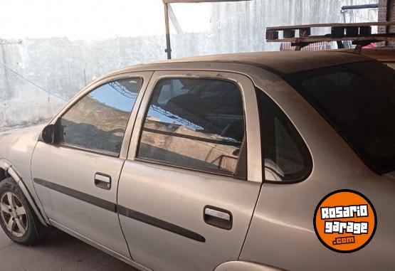 Autos - Chevrolet Corsa 4 puertas 2001 GNC 180000Km - En Venta