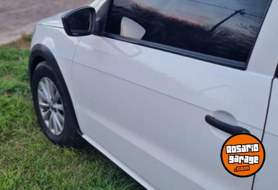 Utilitarios - Volkswagen Saveiro doble cabina 2015 Nafta 140000Km - En Venta