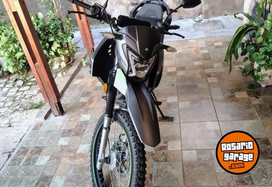 Motos - Zanella ZR 250 ohc 2026 Nafta 2000Km - En Venta