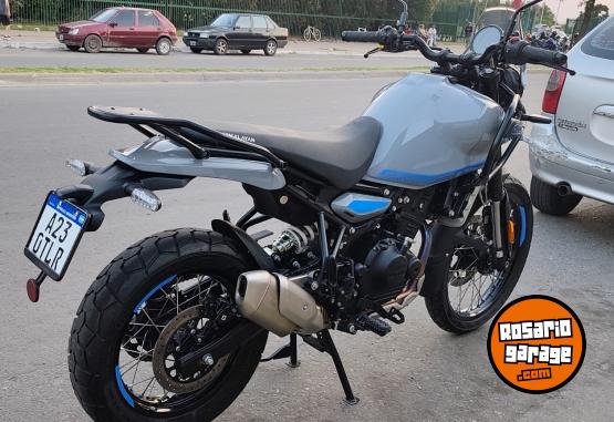 Motos - Royal Enfield Himalayan 450 2025 Nafta 6700Km - En Venta