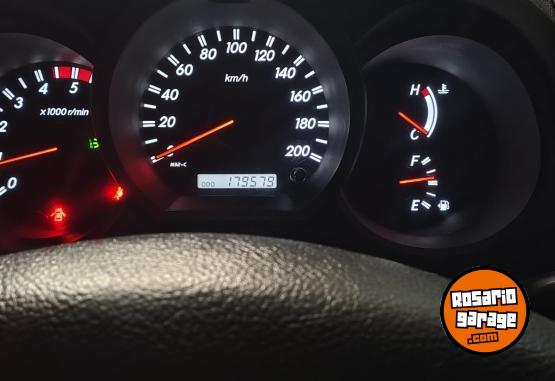 Camionetas - Toyota Hilux Srv 4x2 2011 Diesel 179600Km - En Venta