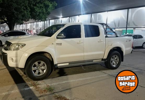 Camionetas - Toyota Hilux Srv 4x2 2011 Diesel 179600Km - En Venta