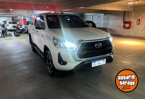 Camionetas - Toyota Hilux SRX 4x4 automática 2023 Diesel 100000Km - En Venta