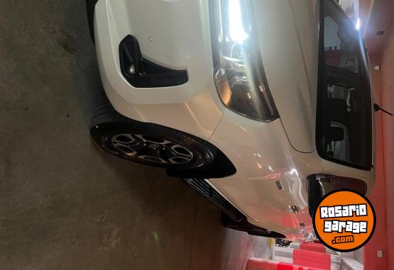 Camionetas - Toyota Hilux SRX 4x4 automática 2023 Diesel 100000Km - En Venta