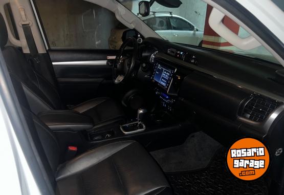 Camionetas - Toyota Hilux SRX 4x4 automática 2023 Diesel 100000Km - En Venta