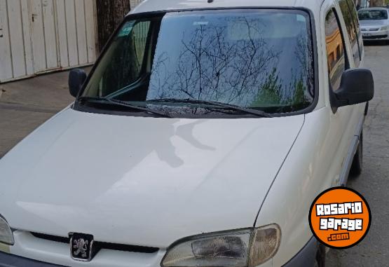 Utilitarios - Peugeot Partner patagonica 2001 Diesel 308251Km - En Venta