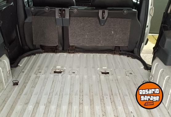 Utilitarios - Peugeot Partner patagonica 2001 Diesel 308251Km - En Venta