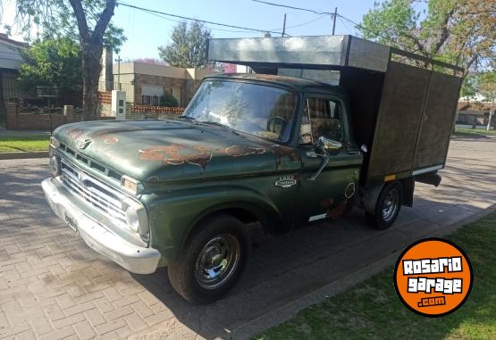 Camionetas - Ford Chata de trabajo 2016 GNC 111Km - En Venta