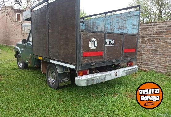 Camionetas - Ford Chata de trabajo 2016 GNC 111Km - En Venta