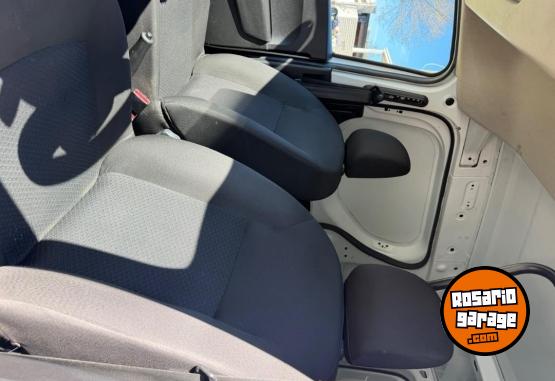 Utilitarios - Renault Kangoo 2022 Nafta 220000Km - En Venta
