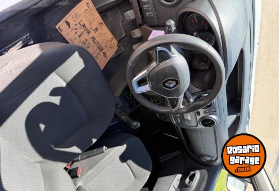 Utilitarios - Renault Kangoo 2022 Nafta 220000Km - En Venta