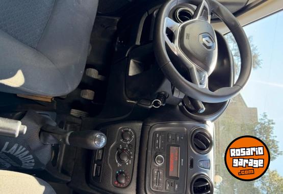 Utilitarios - Renault Kangoo 2022 Nafta 220000Km - En Venta