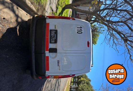 Utilitarios - Renault Kangoo furgon 2014 GNC 190000Km - En Venta