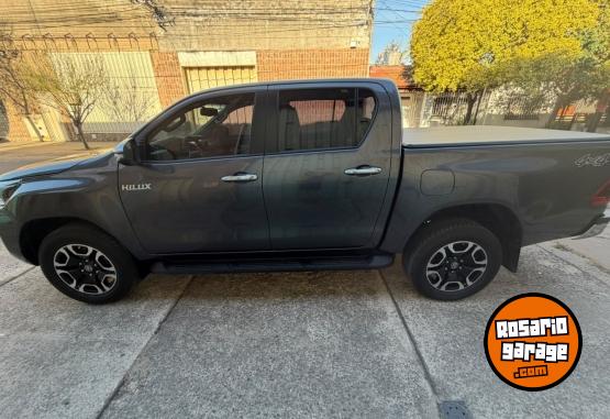 Camionetas - Toyota SRX 4X4 AUTOMATICA 2026 Diesel 6900Km - En Venta