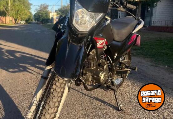 Motos - Zanella Zr 200 2023 Nafta 3800Km - En Venta