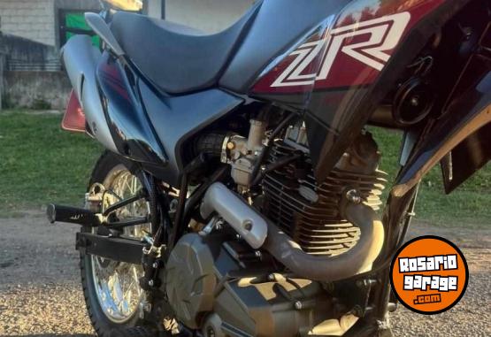 Motos - Zanella Zr 200 2023 Nafta 3800Km - En Venta