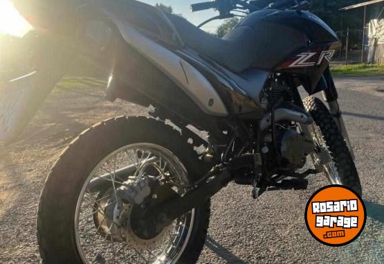 Motos - Zanella Zr 200 2023 Nafta 3800Km - En Venta