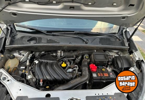 Utilitarios - Renault Kangoo 5 asientos. 2022 Nafta 70000Km - En Venta