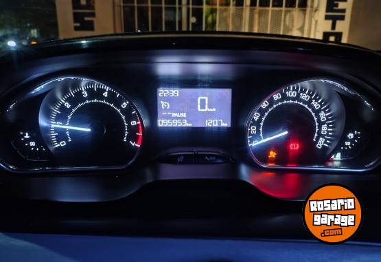Autos - Peugeot 208 allure touchscreen 2013 Nafta 96000Km - En Venta