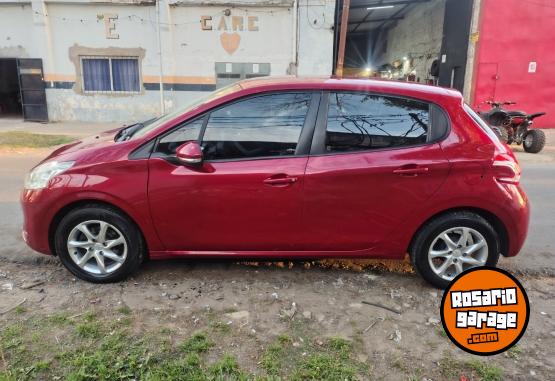 Autos - Peugeot 208 allure touchscreen 2013 Nafta 96000Km - En Venta