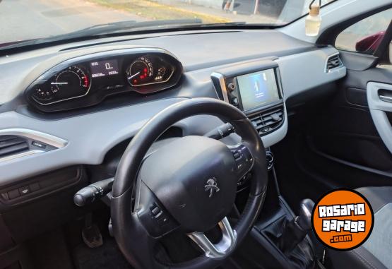 Autos - Peugeot 208 allure touchscreen 2013 Nafta 96000Km - En Venta