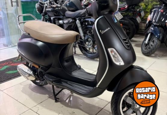 Motos - Vespa VXL 150 2024 Nafta 7800Km - En Venta