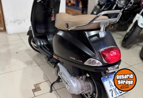 Motos - Vespa VXL 150 2024 Nafta 7800Km - En Venta