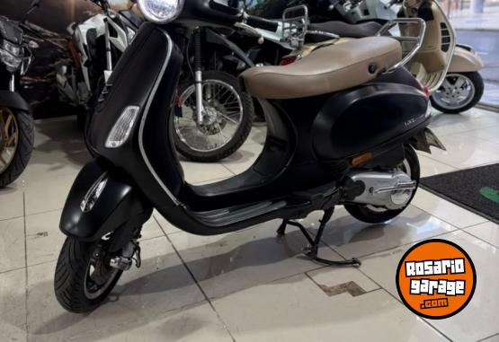 Motos - Vespa VXL 150 2024 Nafta 7800Km - En Venta
