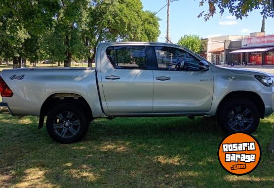 Camionetas - Toyota Hilux 2021 Diesel 128000Km - En Venta