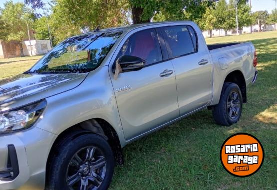 Camionetas - Toyota Hilux 2021 Diesel 128000Km - En Venta